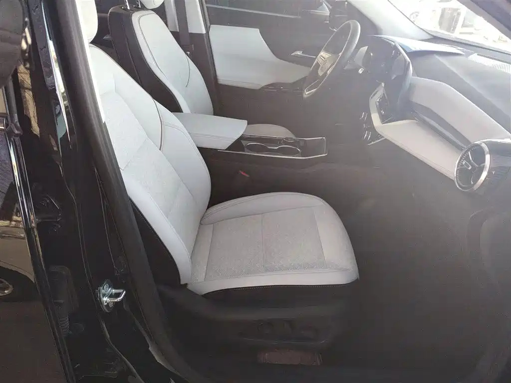 CHEVROLET EXPLORER PLUS 2025