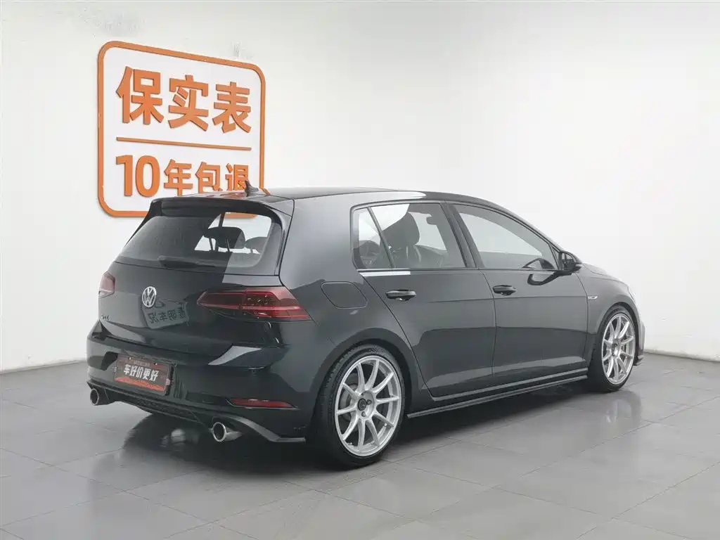 VOLKSWAGEN GOLF GTI 2019