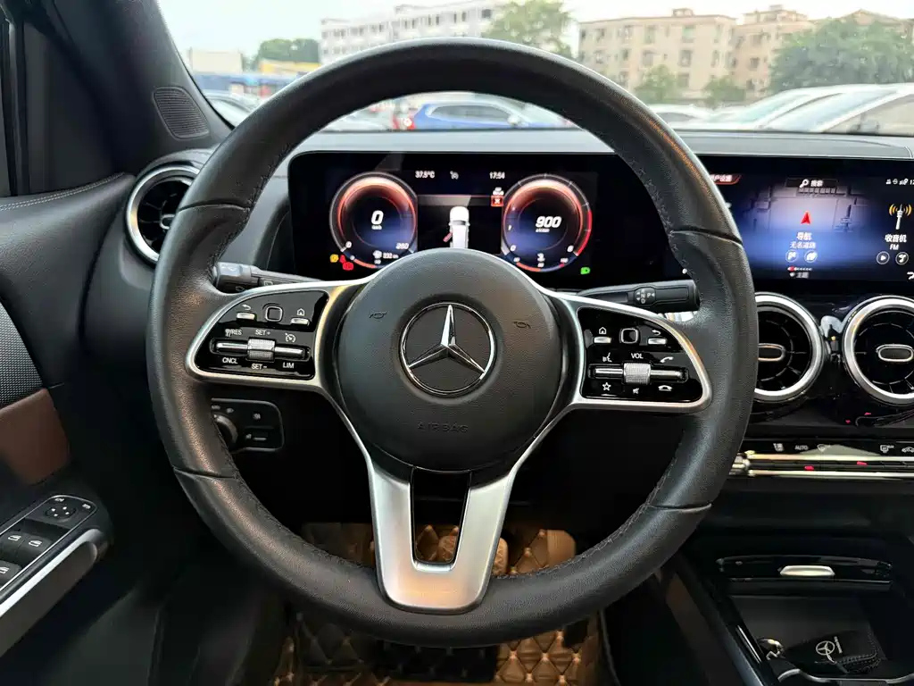 MERCEDES BENZ GLB 2023