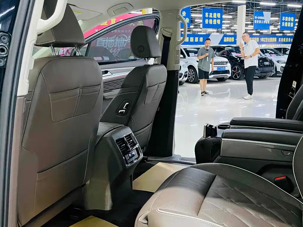 VOLKSWAGEN VILORAN 2023
