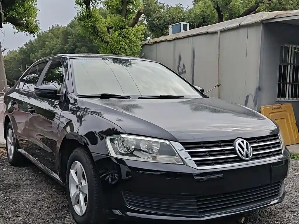 VOLKSWAGEN LAVIDA 2013