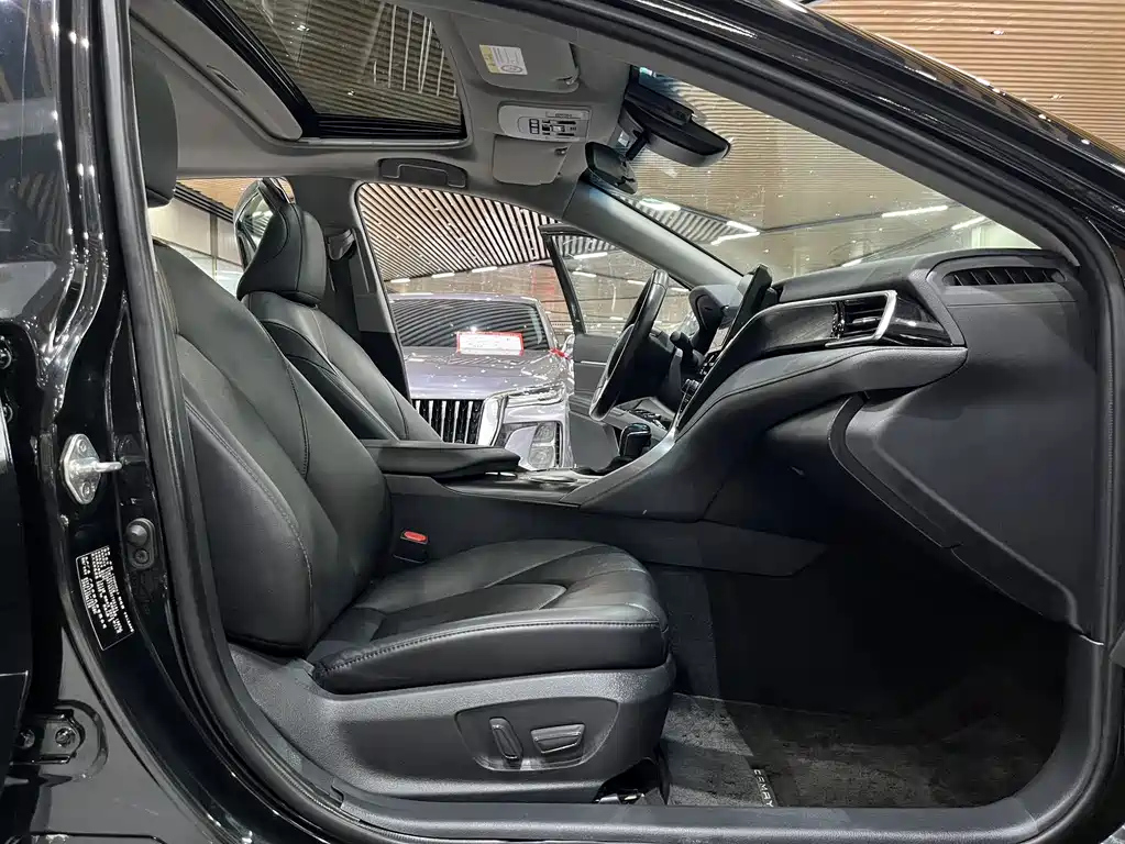 TOYOTA CAMRY 2021