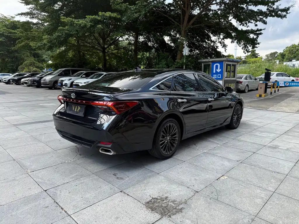 TOYOTA AVALON 2022