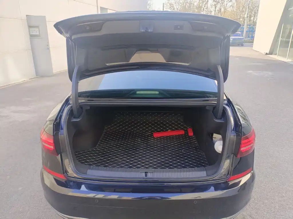 VOLKSWAGEN PASSAT 2019