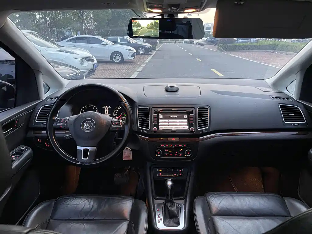 VOLKSWAGEN SHARAN 2012