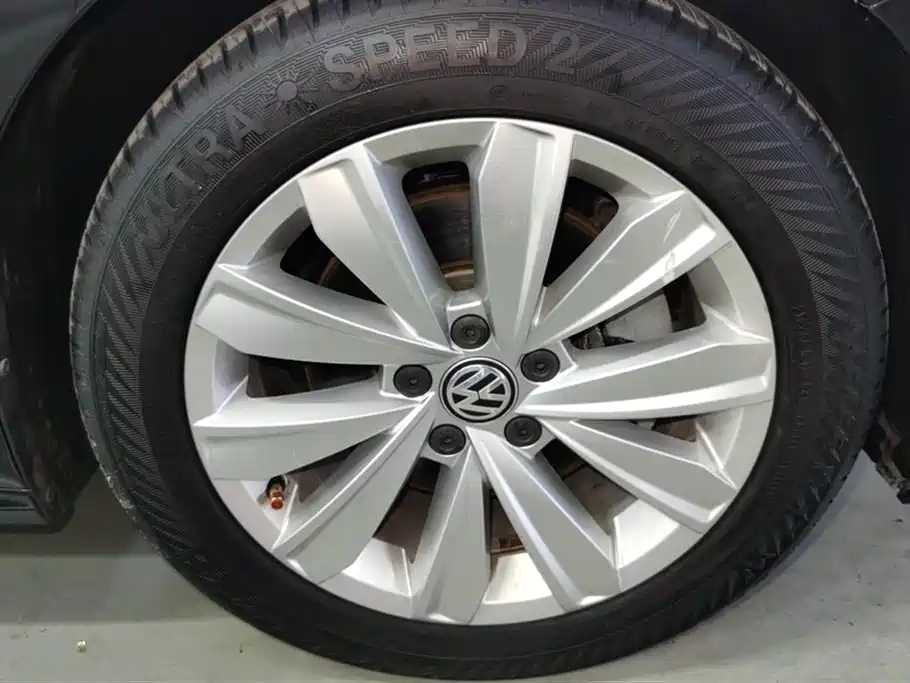 VOLKSWAGEN PASSAT 2020