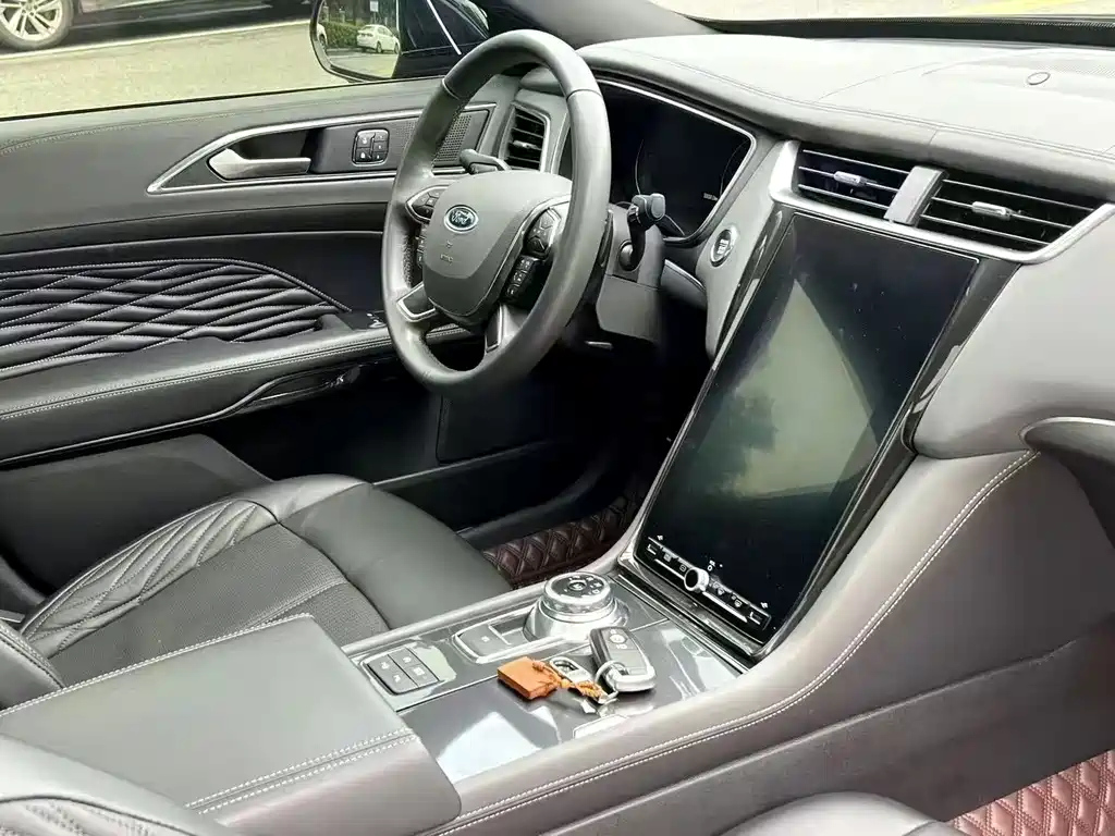 FORD TAURUS 2019