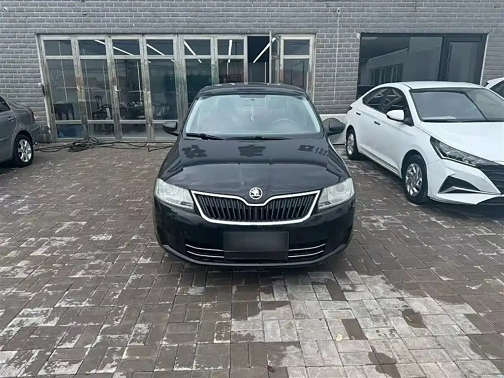 SKODA RAPID 2015