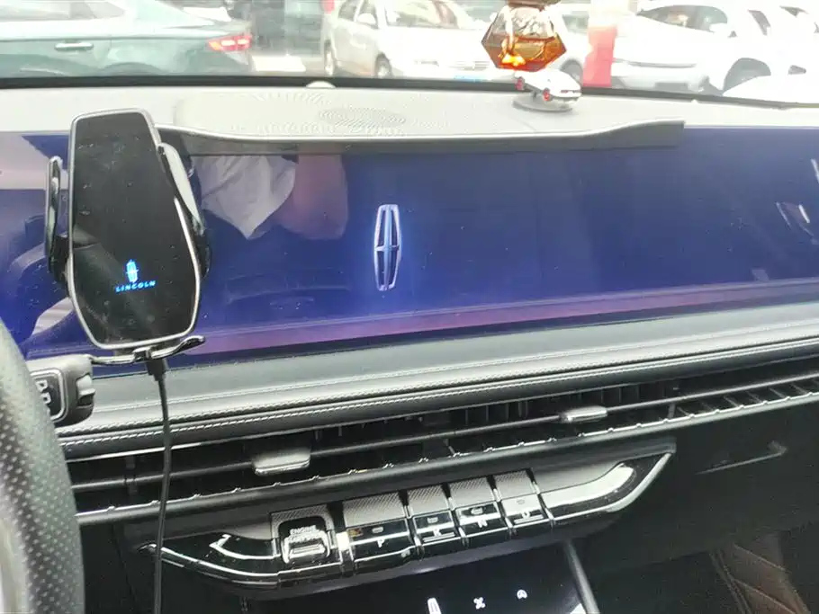 LINCOLN ADVENTURER 2023