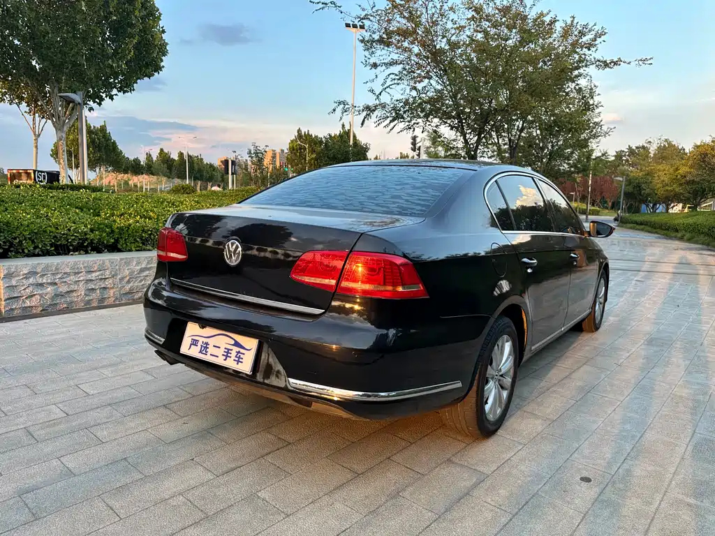 VOLKSWAGEN MAGOTAN 2012