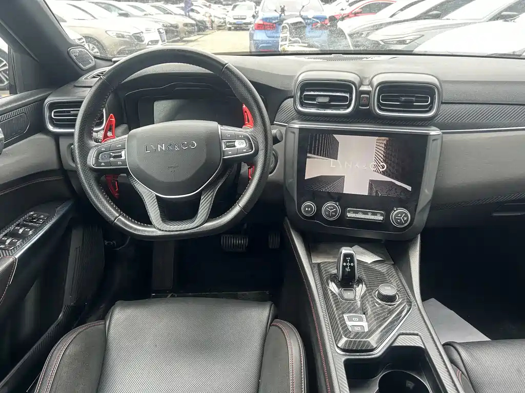 LYNK&CO 03 2018