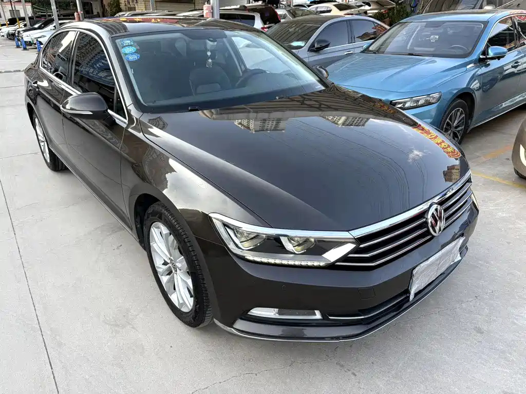 VOLKSWAGEN MAGOTAN 2018
