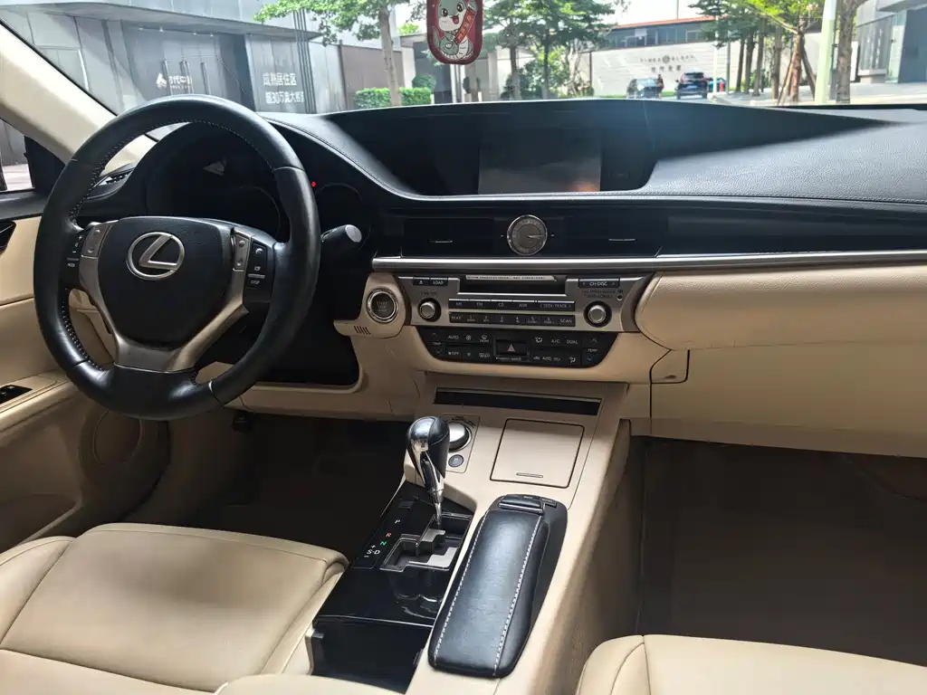 LEXUS ES 2014