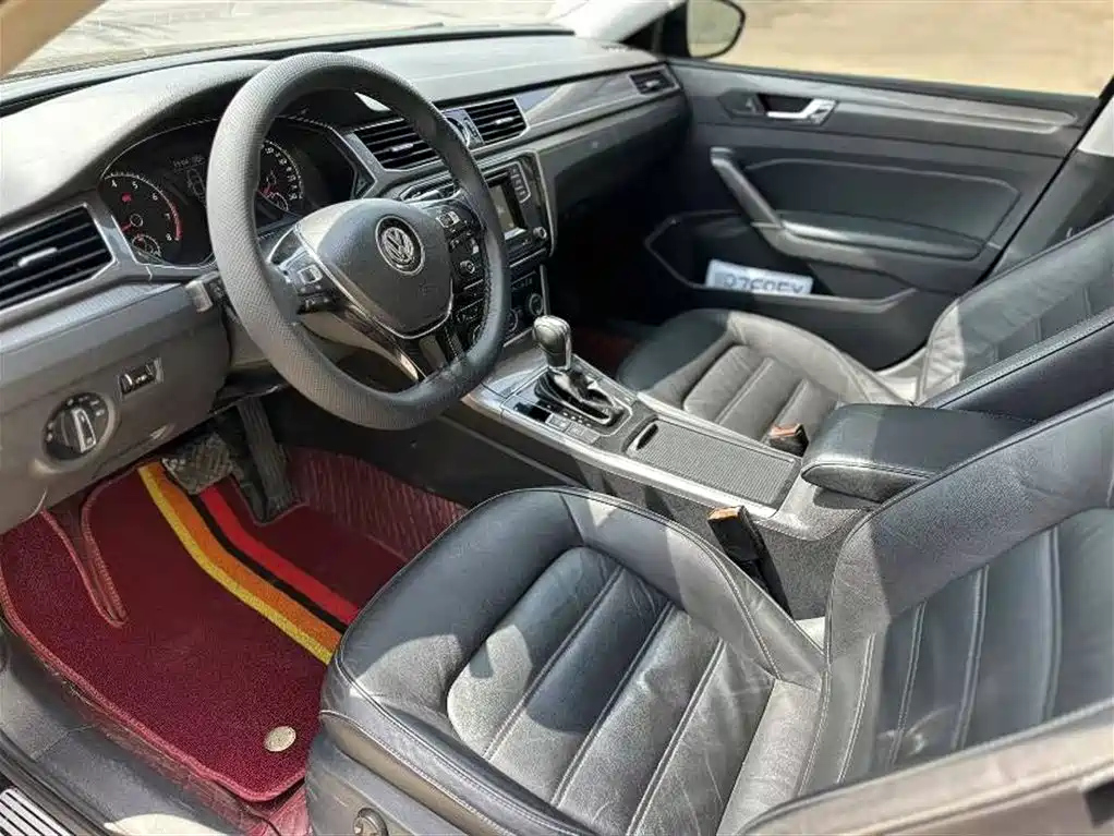 VOLKSWAGEN PASSAT 2016