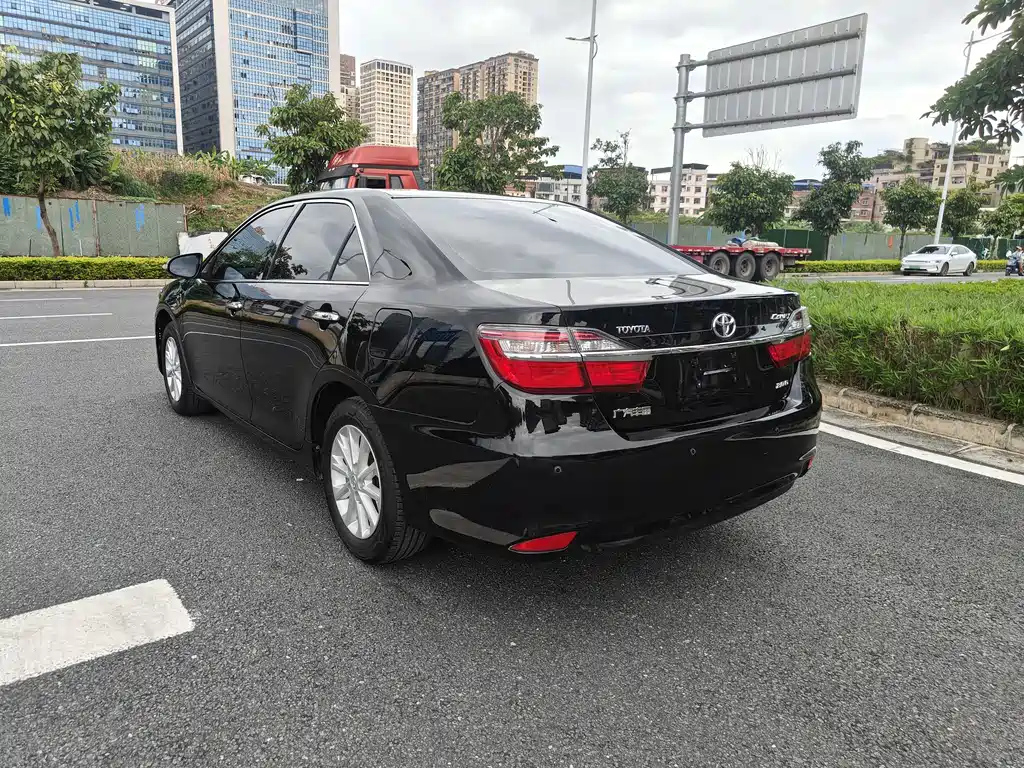 TOYOTA CAMRY 2015