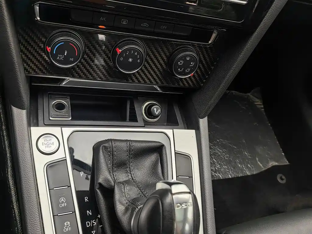 VOLKSWAGEN MAGOTAN 2018