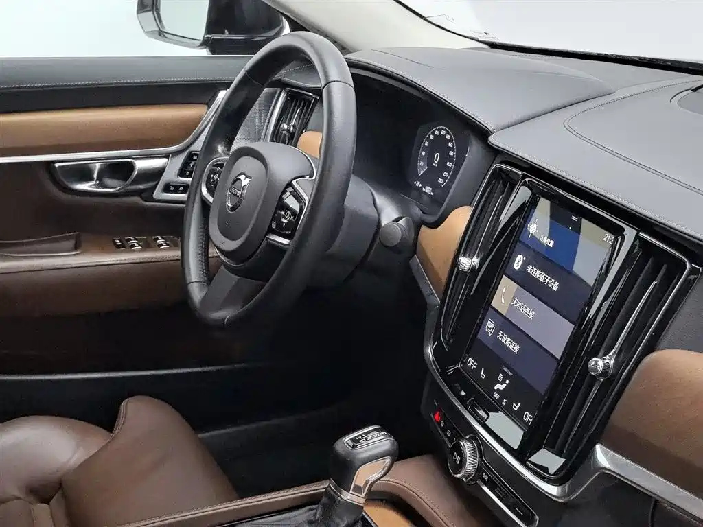 VOLVO S90 2019