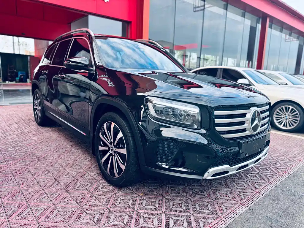 MERCEDES BENZ GLB 2024