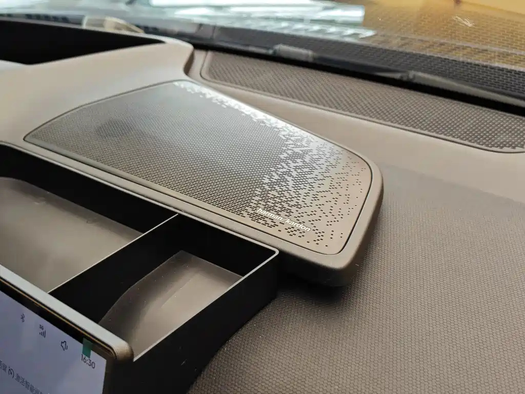 LYNK&CO 08 NEW ENERGY 2025