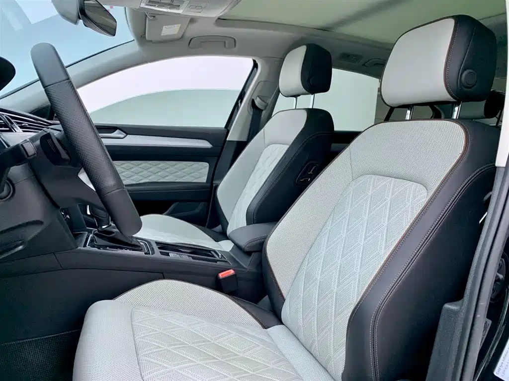 VOLKSWAGEN MAGOTAN 2025