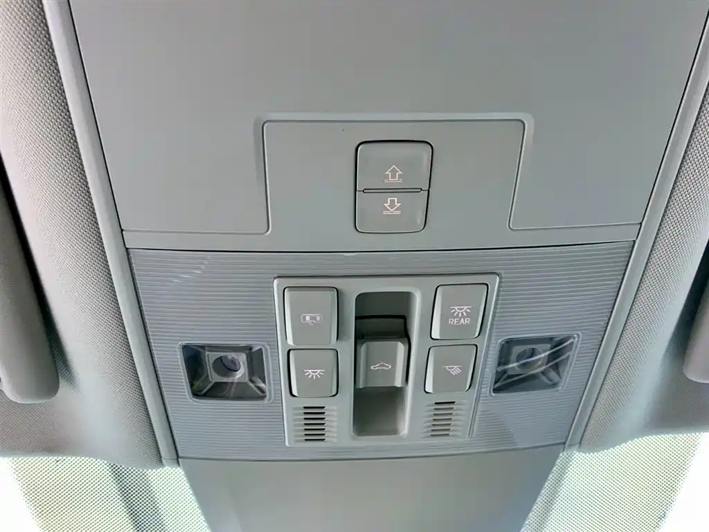 VOLKSWAGEN MAGOTAN 2025