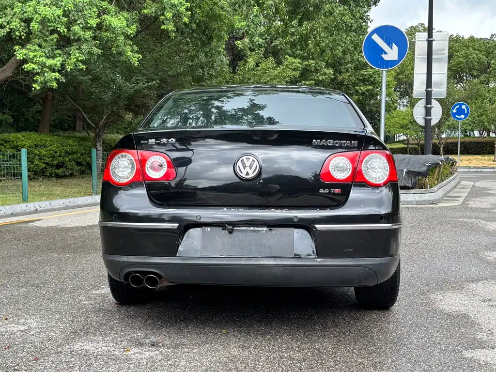 VOLKSWAGEN MAGOTAN 2011