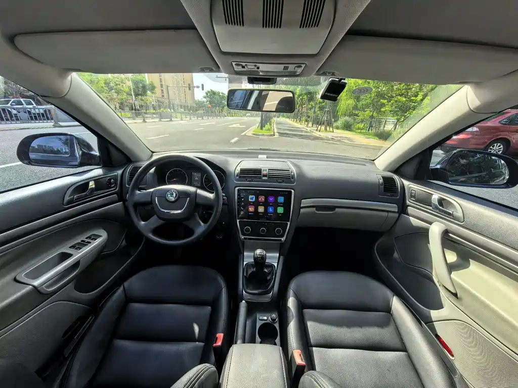 SKODA OCTAVIA 2013