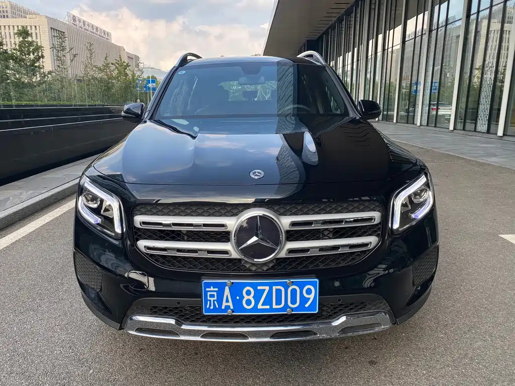MERCEDES BENZ GLB 2023
