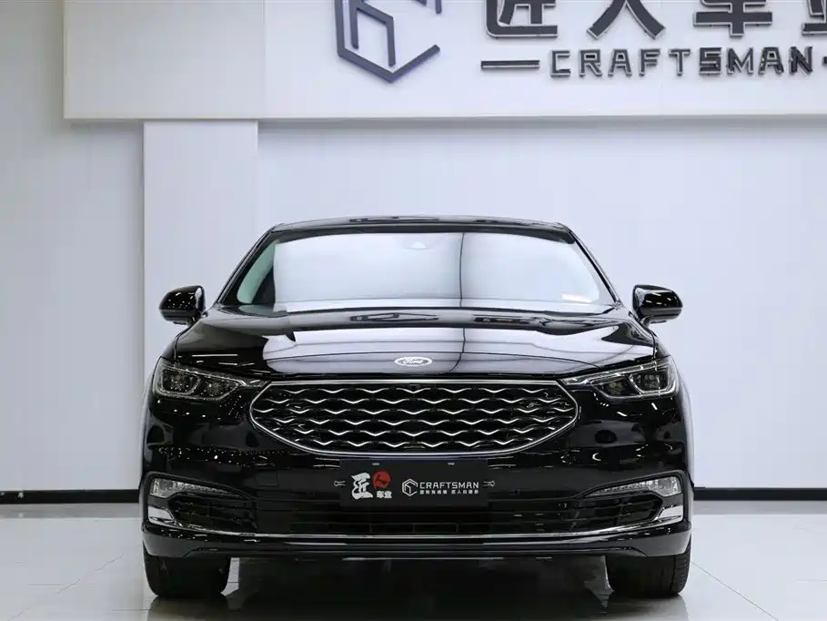 FORD TAURUS 2021