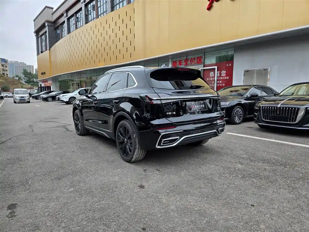 HONGQI HS5 2025