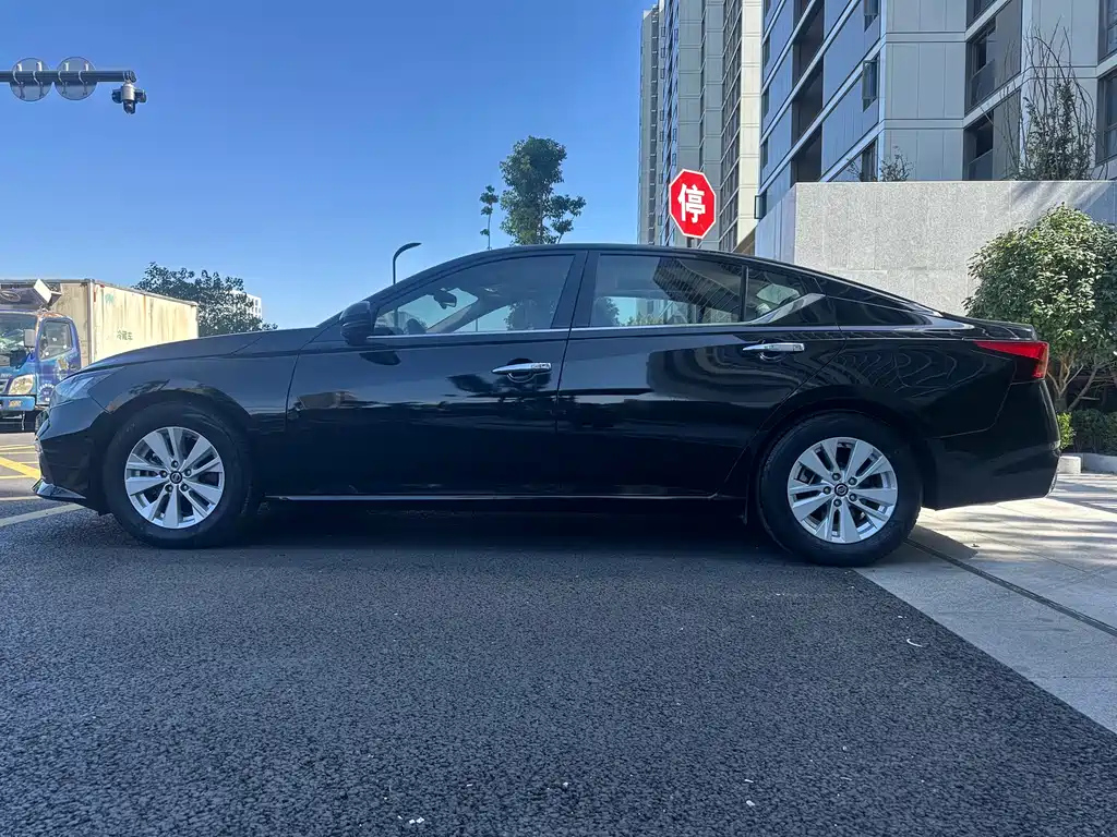 NISSAN TEANA 2019