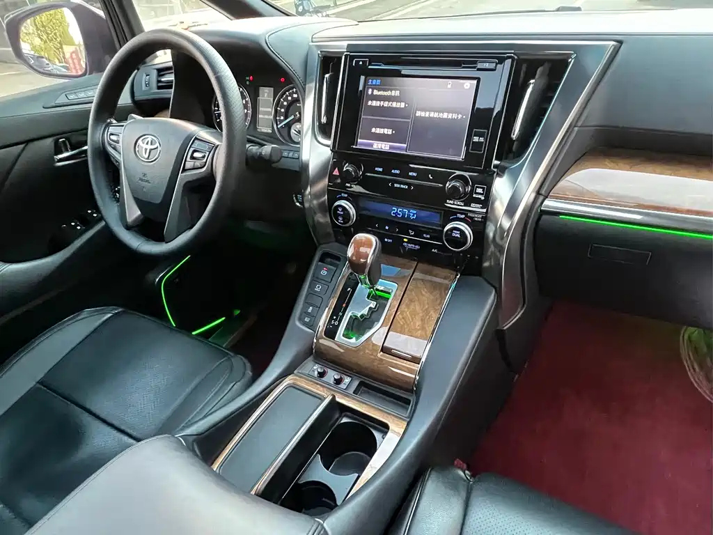 TOYOTA ALPHARD 2020