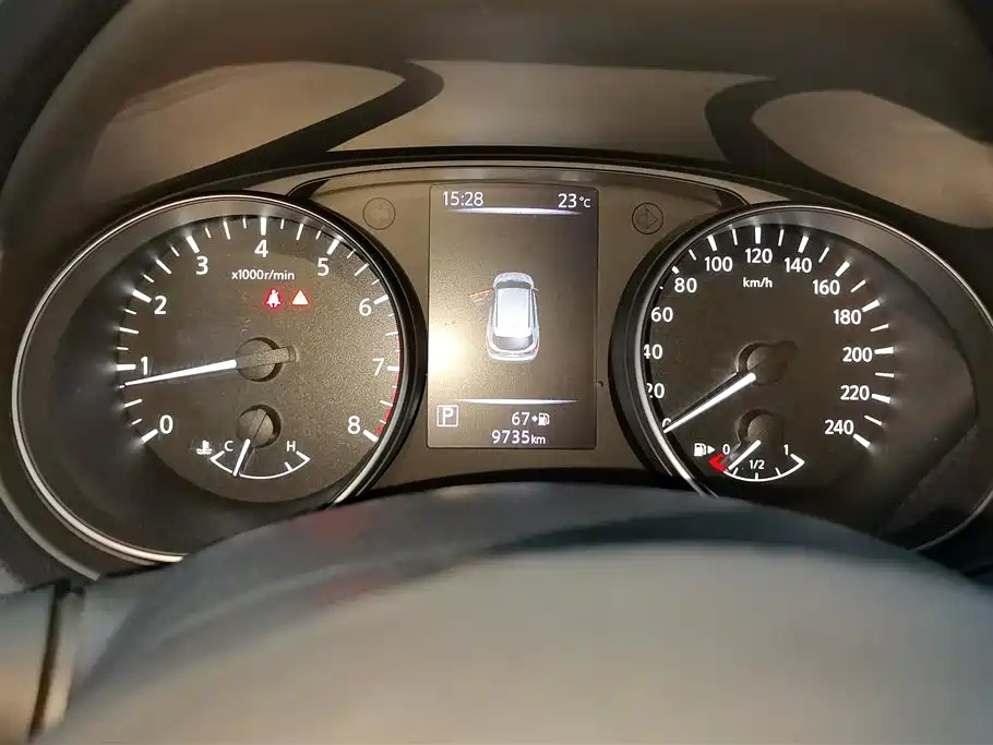NISSAN QASHQAI 2025