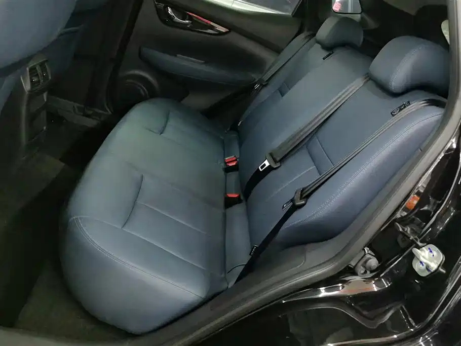 NISSAN QASHQAI 2025