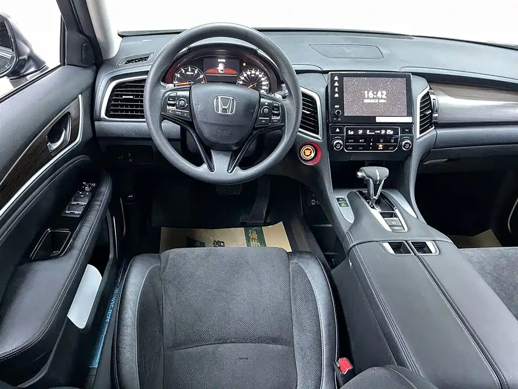 HONDA AVANCIER 2017