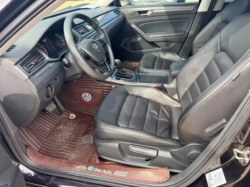 VOLKSWAGEN PASSAT 2018