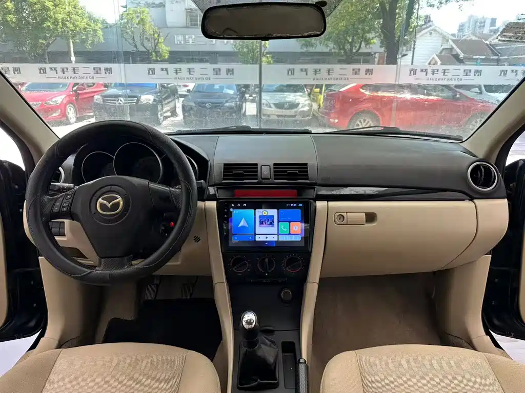 MAZDA 3 2010
