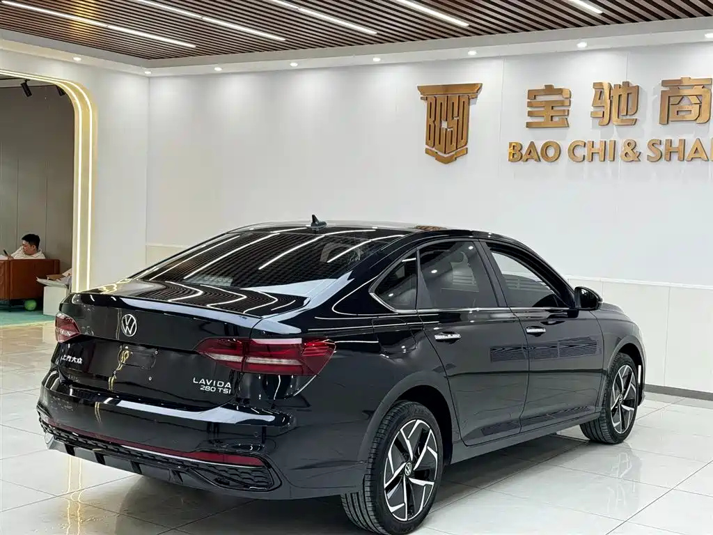 VOLKSWAGEN LAVIDA 2022