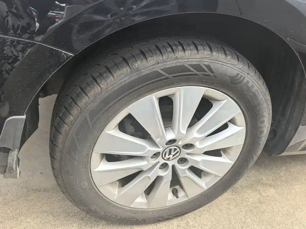 VOLKSWAGEN LAVIDA 2013