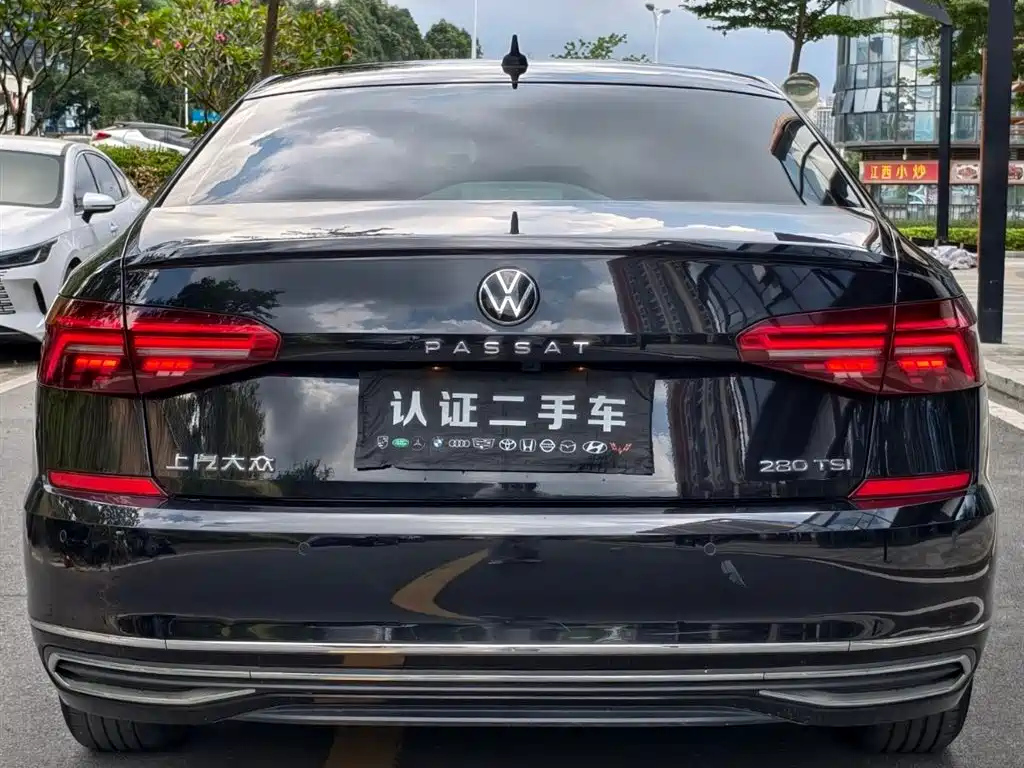 VOLKSWAGEN PASSAT 2021