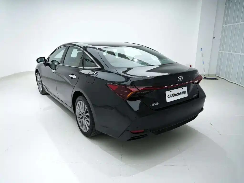 TOYOTA AVALON 2024