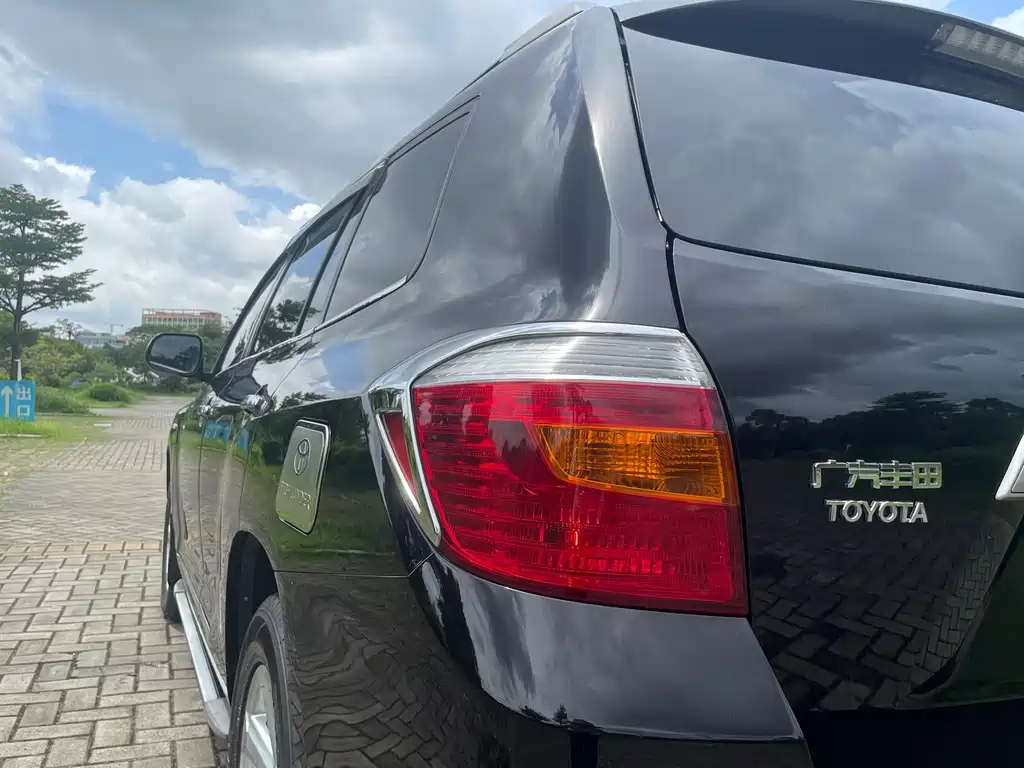 TOYOTA HIGHLANDER 2012