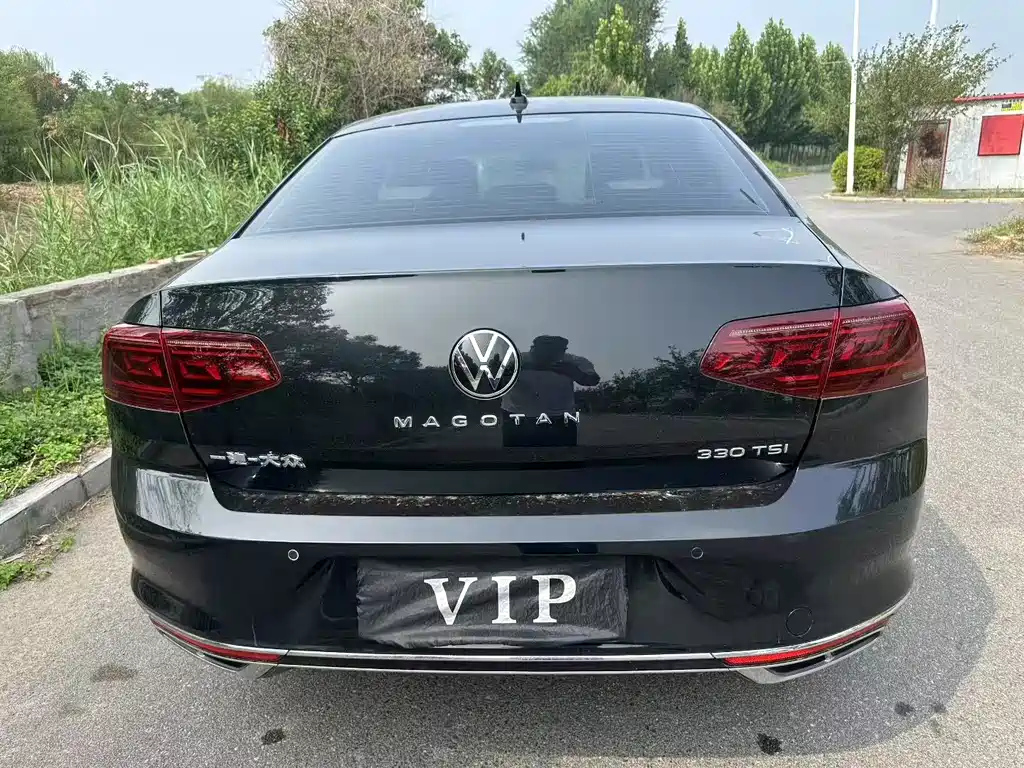 VOLKSWAGEN MAGOTAN 2023