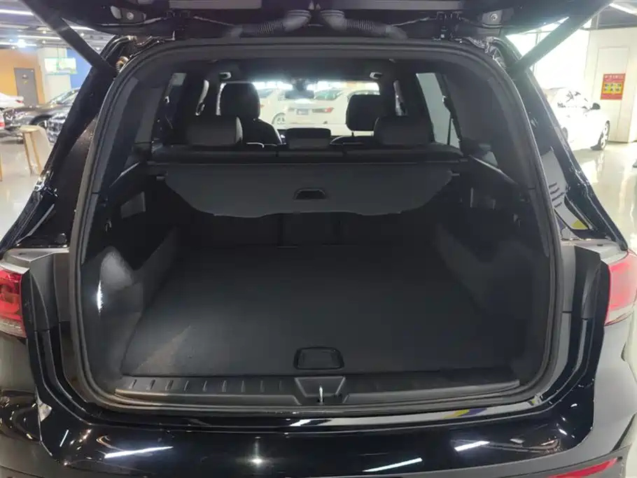 MERCEDES BENZ GLB 2023