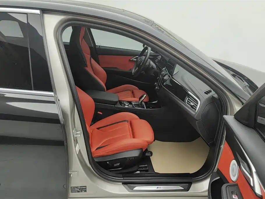 BMW 1-SERIES 2021