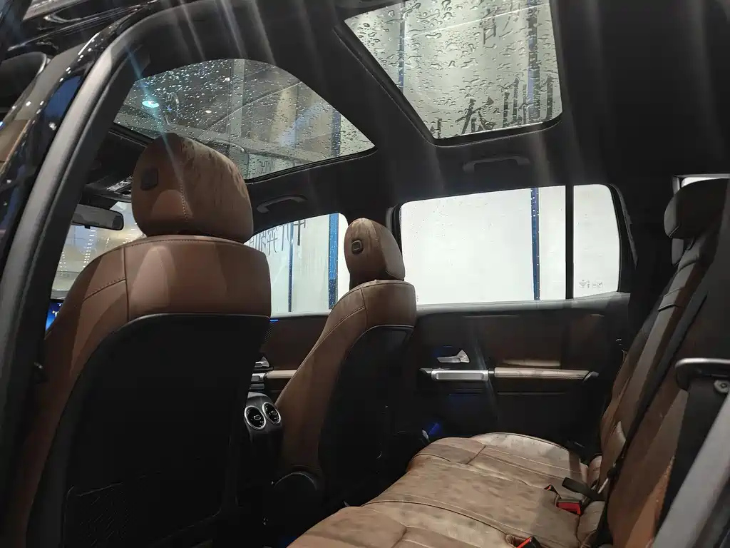 MERCEDES BENZ GLB 2023