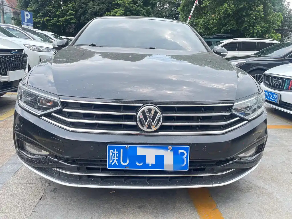VOLKSWAGEN MAGOTAN 2020