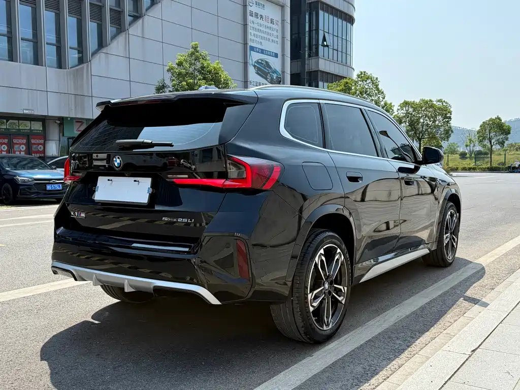 BMW X1 2025