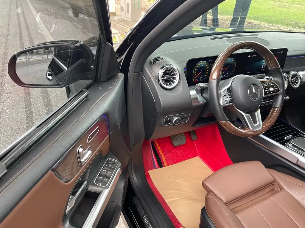 MERCEDES BENZ GLB 2021