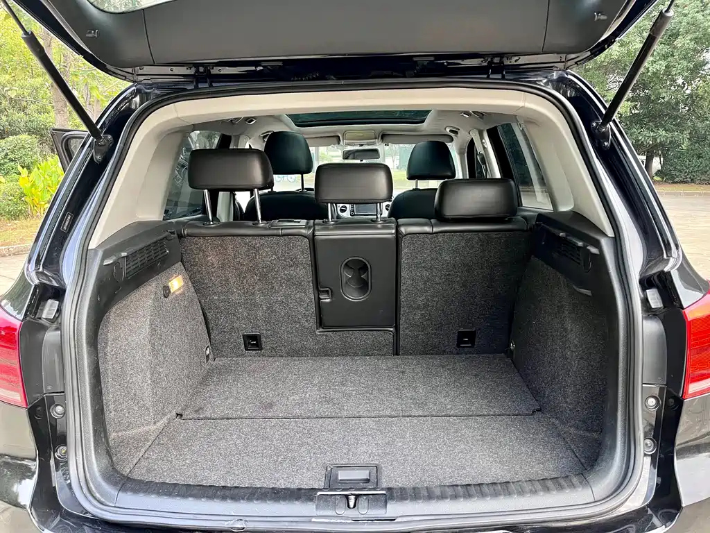 VOLKSWAGEN TIGUAN 2015